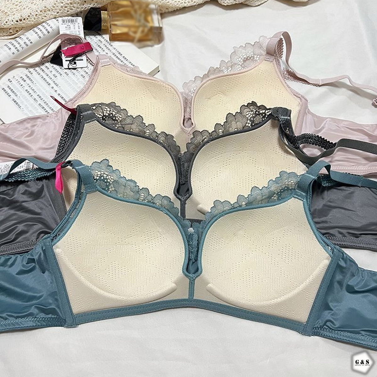 Ladies Imported Pack Of 2 New Design High Quality Pushup Bras