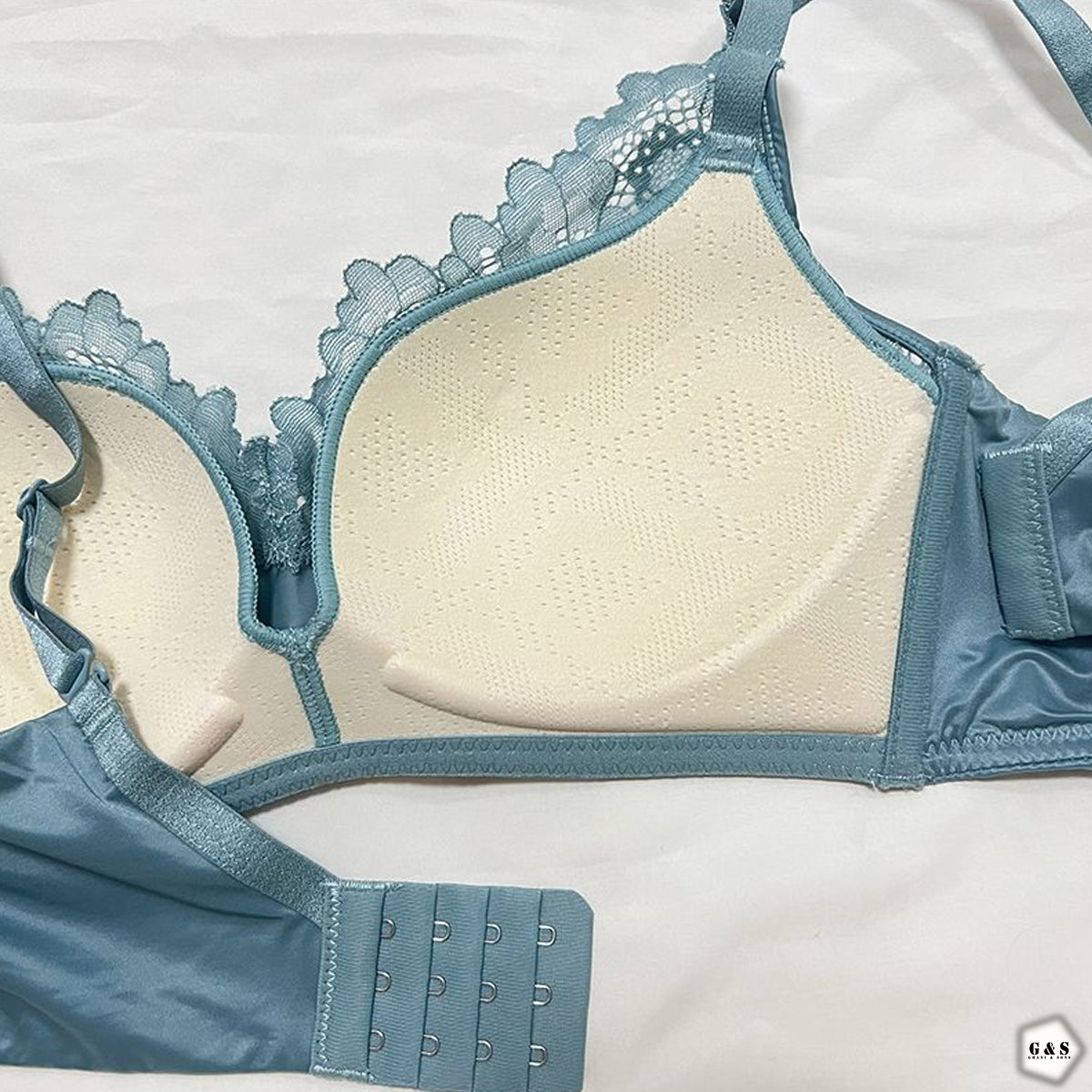 Ladies Imported Pack Of 2 New Design High Quality Pushup Bras
