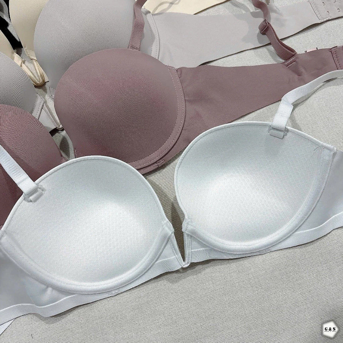 Ladies Imported High Quality Pack Of 2 Double Padded Seamless Wired Bras