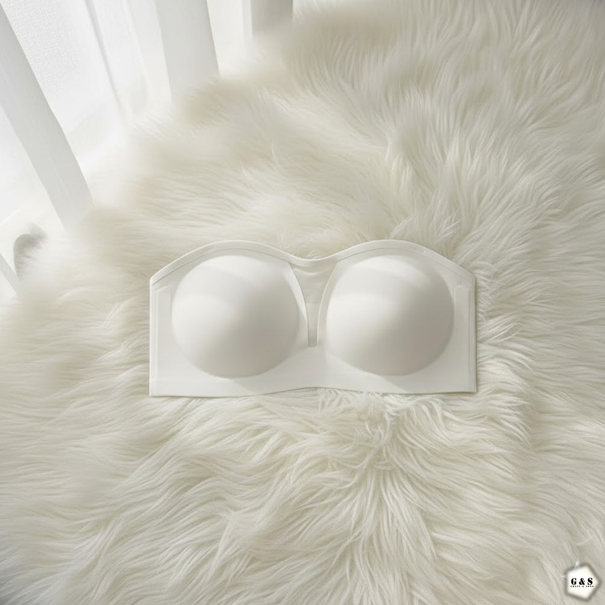 Girls' Pack Of 2 High-Quality Seamless Strapless Bras with 2 Pairs of Transparent Straps